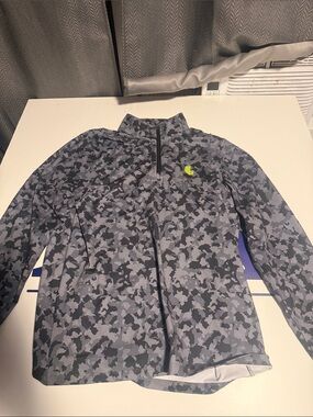 Men's LIV GOLF Gray Camo Lightweight Quarter-Zip Shirt Jacket
